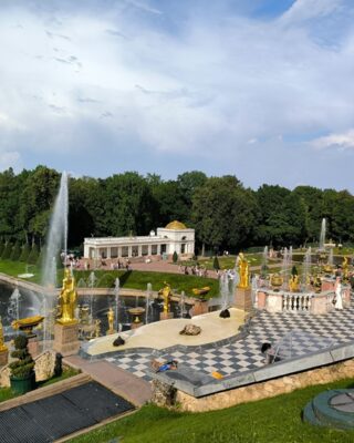 в Петергоф на Метеоре